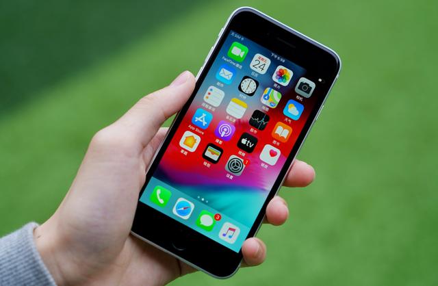 从3799降到3499,最廉价苹果手机诞生,128GB+iOS13