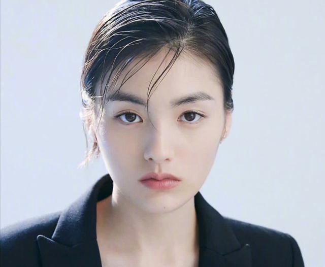 睡前的5个习惯,会让脸越来越丑,第二天醒来皮肤还会很粗糙