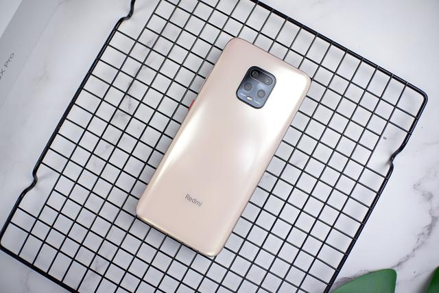 5G手机2299元上市,4520mAh+30倍变焦,网友:终于等到了