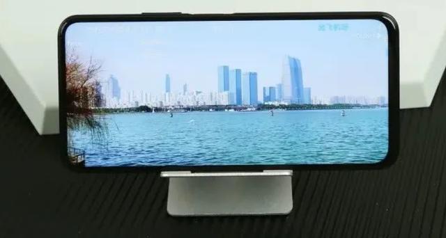 荣耀X10:2000元不到的畅爽5G掌上影院体验