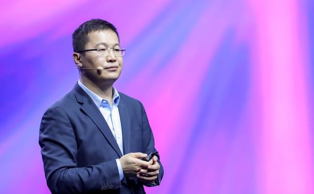 卢伟冰给力,新机搭载30倍变焦+三星AMOLED,广大米粉开心了