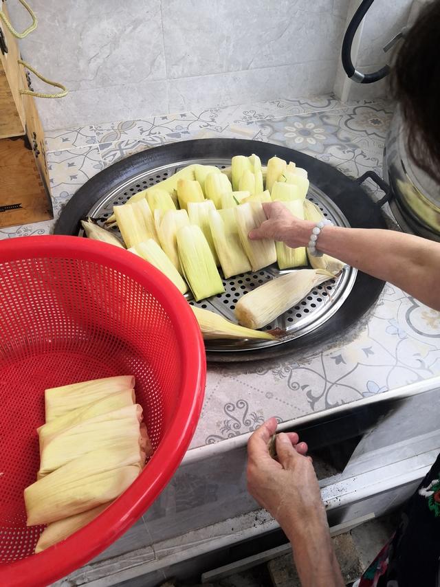 广东人学做玉米粑粑全记录