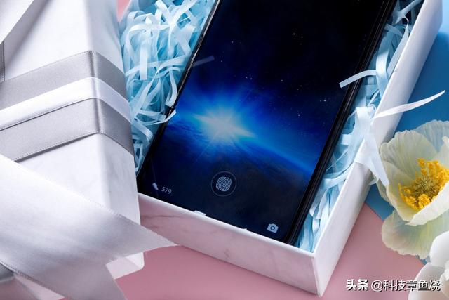 华为畅享10S全方位上手:轻巧机身+超强夜景是它的制胜法宝