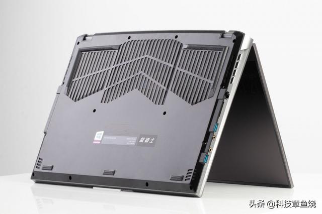 8核十代酷睿 大屏游戏本会更爽么 技嘉AORUS 17G XB评测