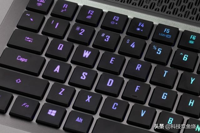 8核十代酷睿 大屏游戏本会更爽么 技嘉AORUS 17G XB评测