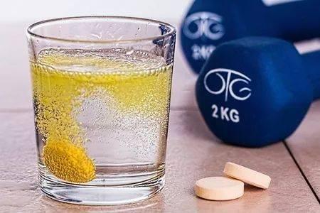 预防新冠病毒,补充维生素C有效果吗?医生:或出现相反结果