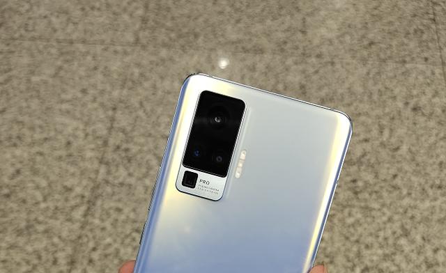 vivo X50 Pro夜拍体验如何?防抖给予双重保障,效果属实明显