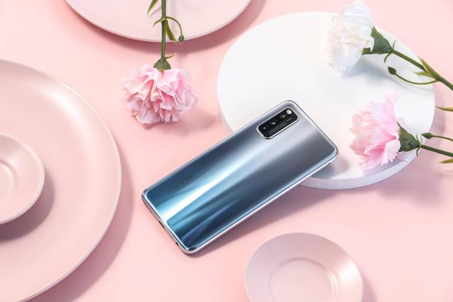 iQOO Z1、荣耀X10“掰头”,优势不一,你“pick”谁?