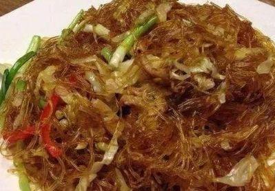 炒粉条总爱粘锅,教你一招,炒出来的粉条入味劲道,还不粘锅