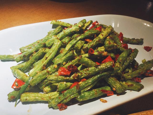 胃口欠佳的夏季,来两道清爽的菜品给你降降温,30分钟内上桌哦