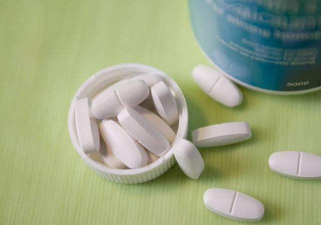 防骨质疏松年老了才补钙?钙片该怎么选与吃?补钙前要知道5件事