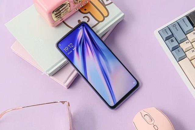 从2298降至1698,vivo千元机提前清仓,骁龙765G+四摄