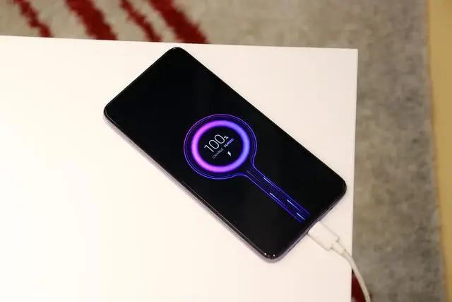 5月份刚上市,如今降至1599元,双模5G+6400万四摄