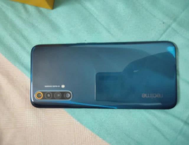 又一款双模5G跌至1399元,120Hz屏+6400万四摄,杨紫代言
