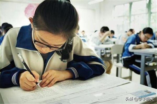 迎战高考,高三学生顺利完成考试,需要了解四种高分答卷方案