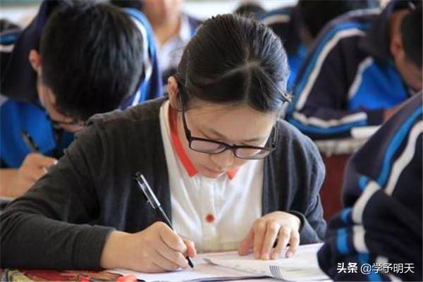 迎战高考,高三学生顺利完成考试,需要了解四种高分答卷方案