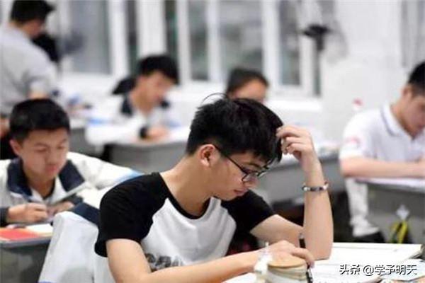 迎战高考,高三学生顺利完成考试,需要了解四种高分答卷方案