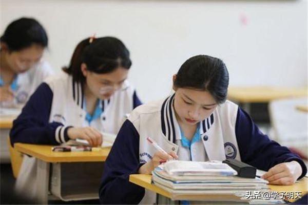 迎战高考,高三学生顺利完成考试,需要了解四种高分答卷方案