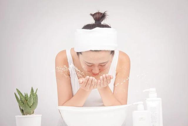 别熬了!警惕熬夜的十大危害 经常熬夜怎么调理(附补救方法)