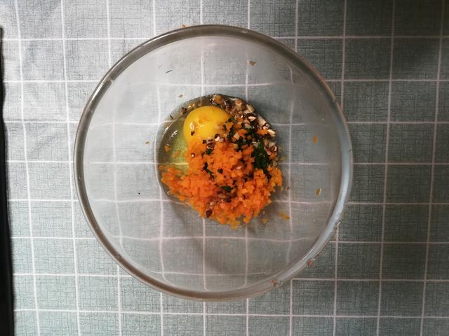 芹菜叶子不要扔!还能这样做宝宝超爱吃,还能补充营养预防便秘