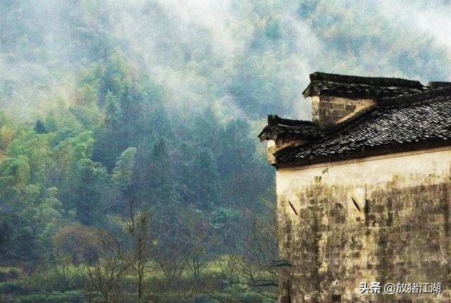 西递宏村的隔壁,还有一个卢村,安静如画却少有人来