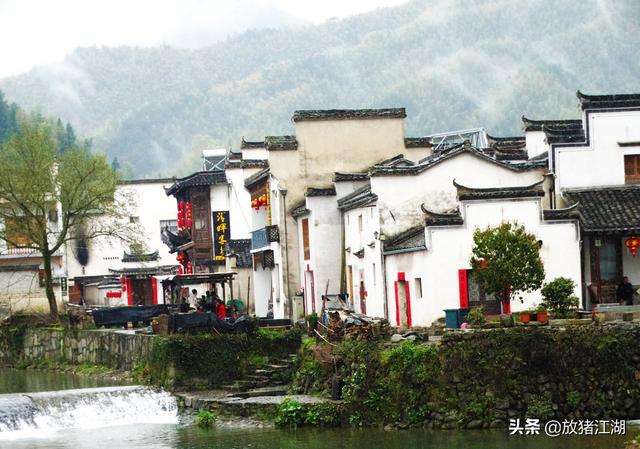 西递宏村的隔壁,还有一个卢村,安静如画却少有人来