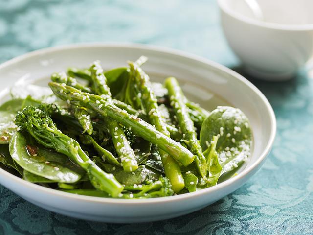 不想血管粘稠如粥,忠告:这3类食物不要再多吃了,血管会感谢你