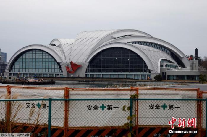 当地时间2019年12月30日，日本东京国际游泳中心外形建筑初具规模，该地为2020年东京奥运会游泳比赛场馆。