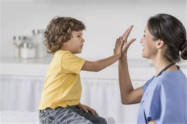 孩子跟人发生冲突怎么办?别总是叫孩子忍让,三招化解冲突