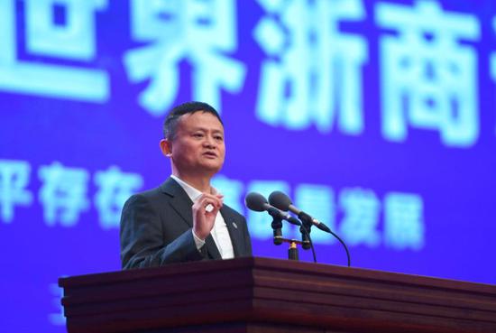 马云终于说对了?降价卖房扎堆来袭,楼市正“高位解体”