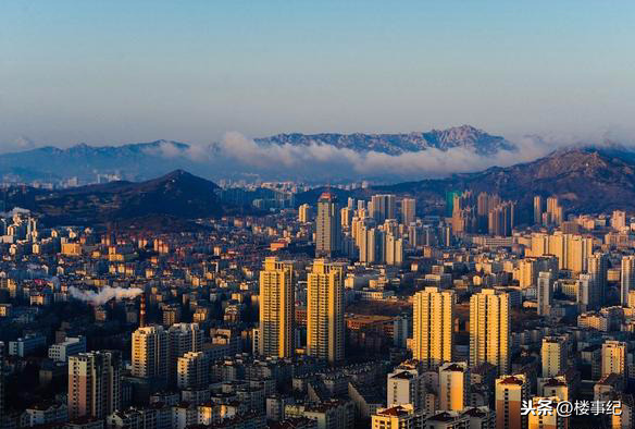 楼市迎来“贬值潮”,有楼盘每平直降4000元,没买房庆幸了?