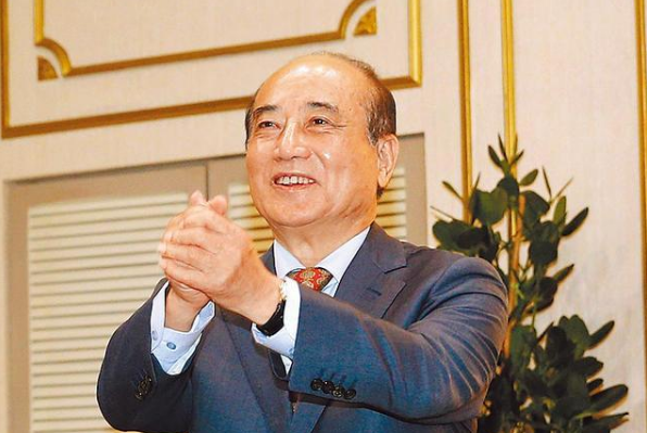图为王金平