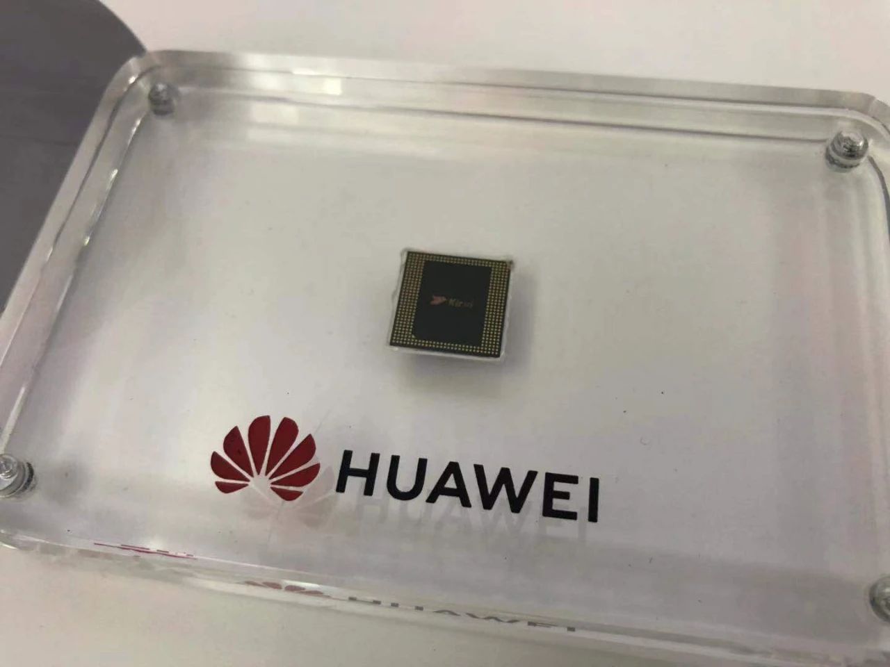 ▲华为麒麟芯片。 图/新京报网。