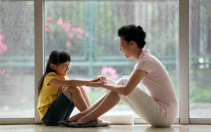 因妈妈忘买饮料,10岁女孩“连环踢”妈妈,爸爸的处理方式获赞