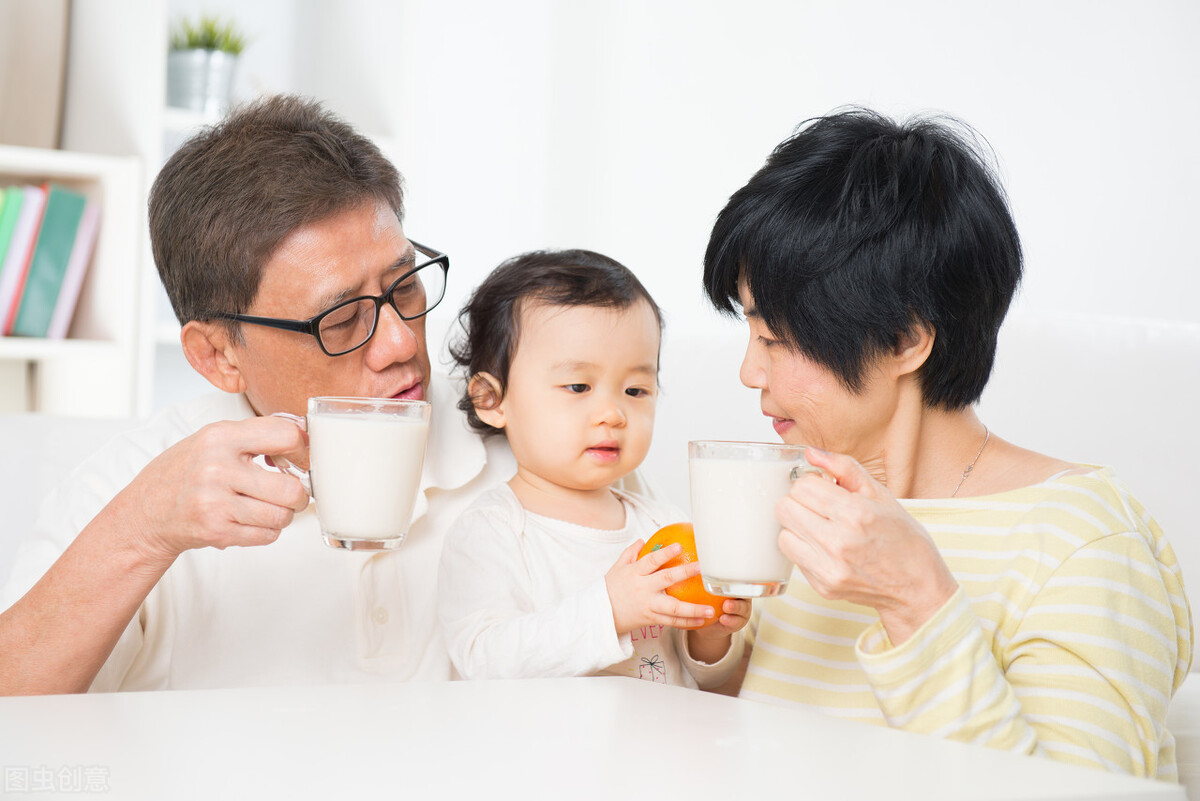 男人若戒不了酒,酒后尽量多吃3种食物,帮助醒酒,降低酒精伤害