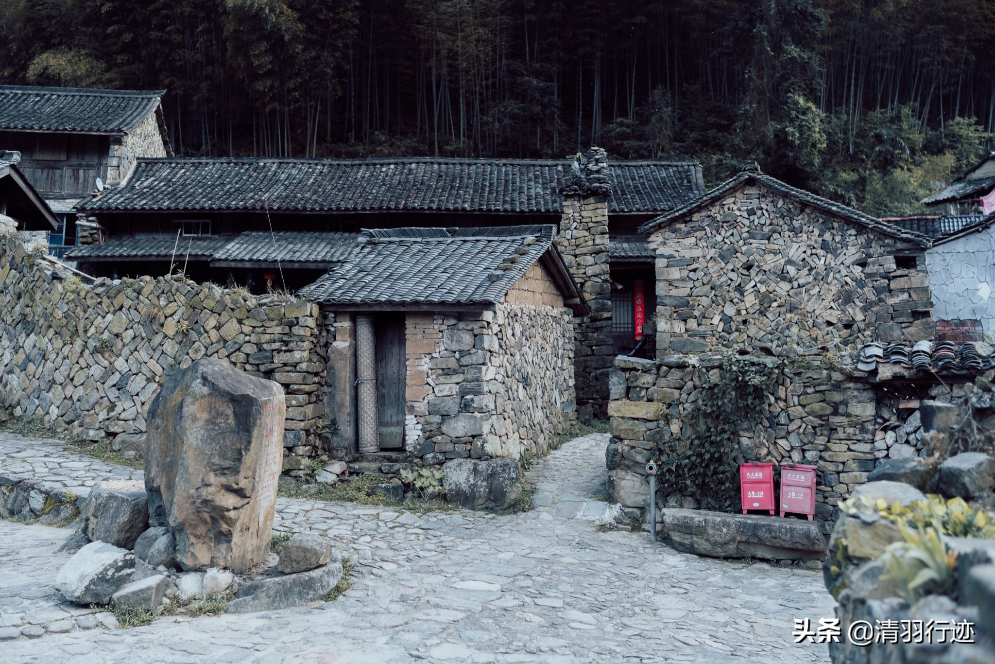 浙江一座600年的石头村，建筑全是石头垒砌，古朴静谧游客不多