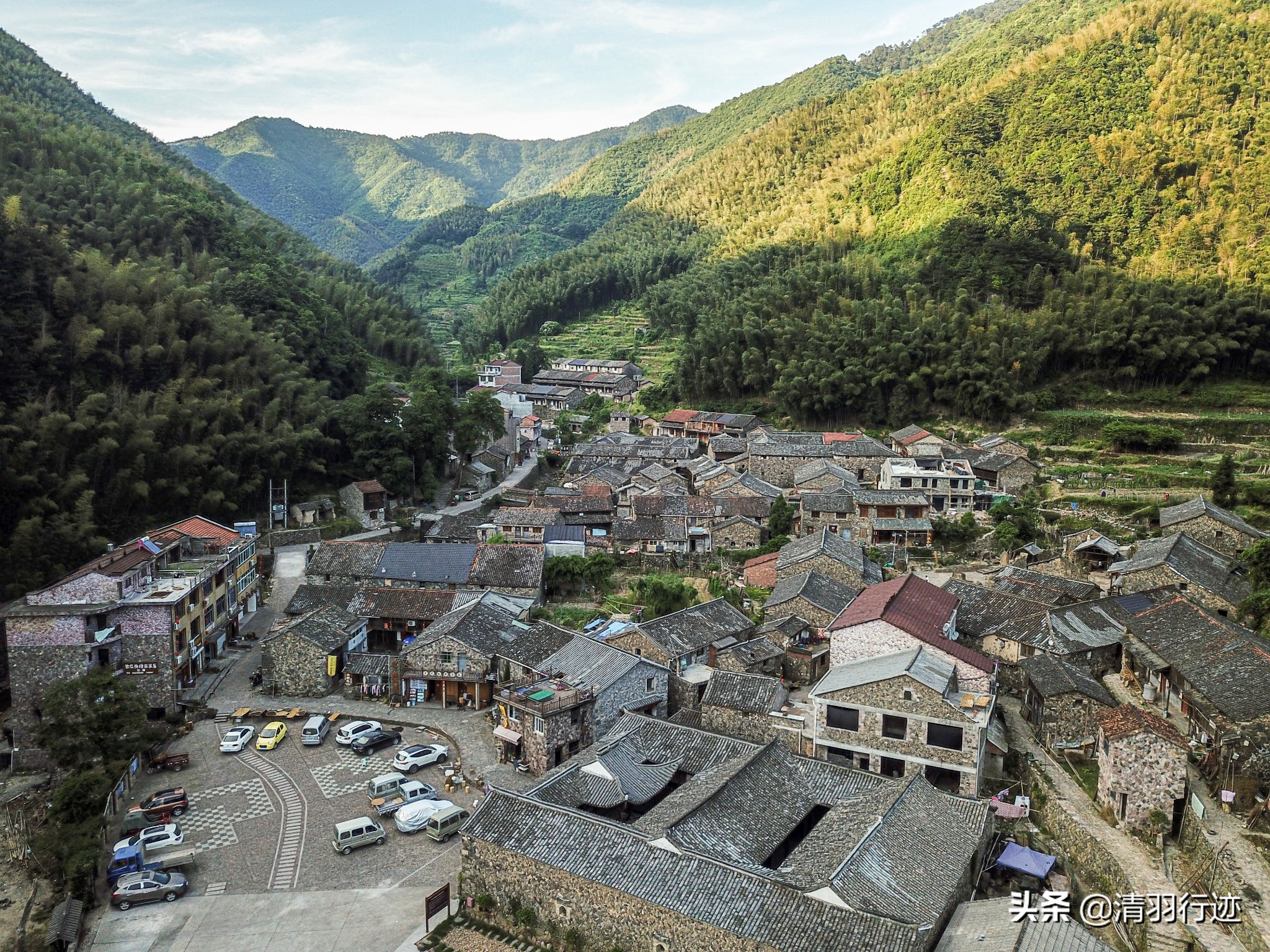 浙江一座600年的石头村,建筑全是石头垒砌,古朴静谧游客不多