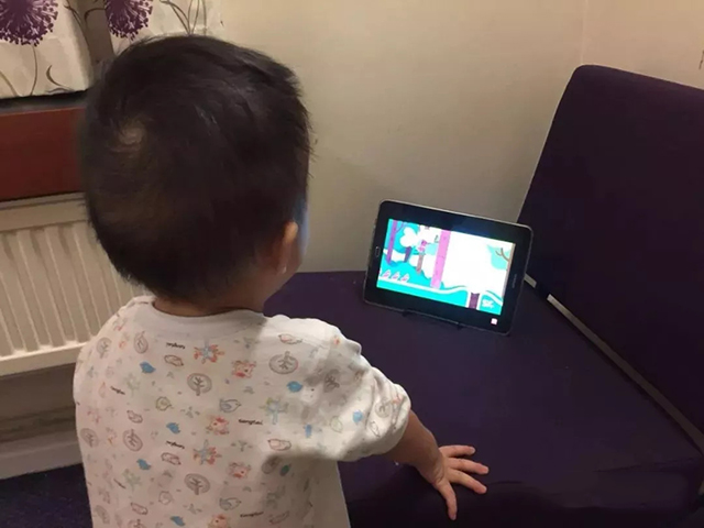 孩子3岁前,看不看电视有什么影响?专家:7岁后注意力差距明显