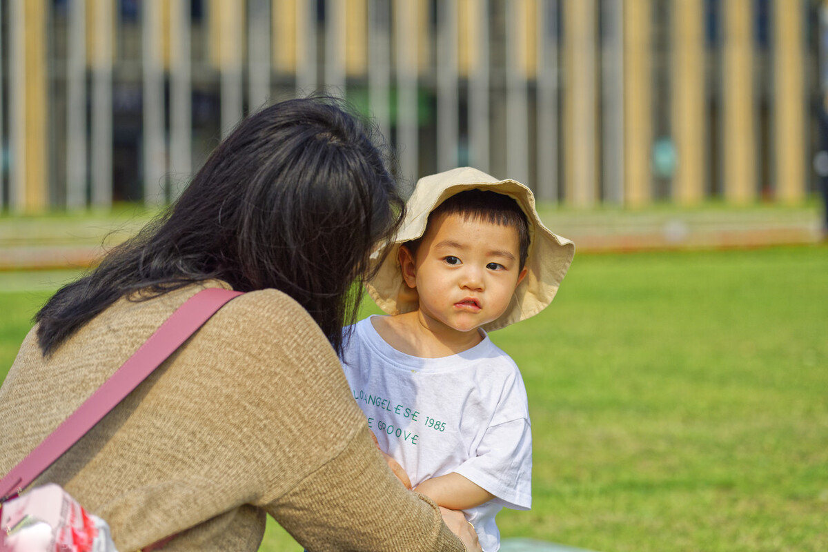 孩子胆小内向,多半与父母的这些行为有关,家长越早知道越好
