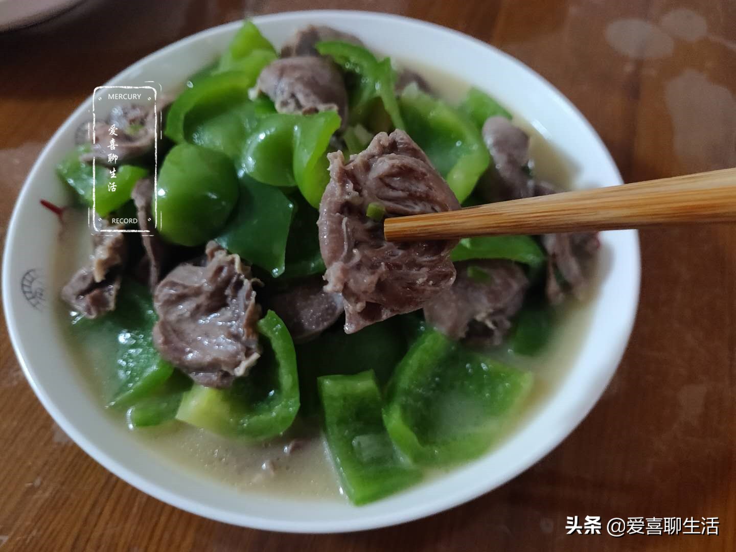 这菜很多人爱吃不爱买,只因不好弄,5块炒一盘,鲜嫩脆爽人人爱