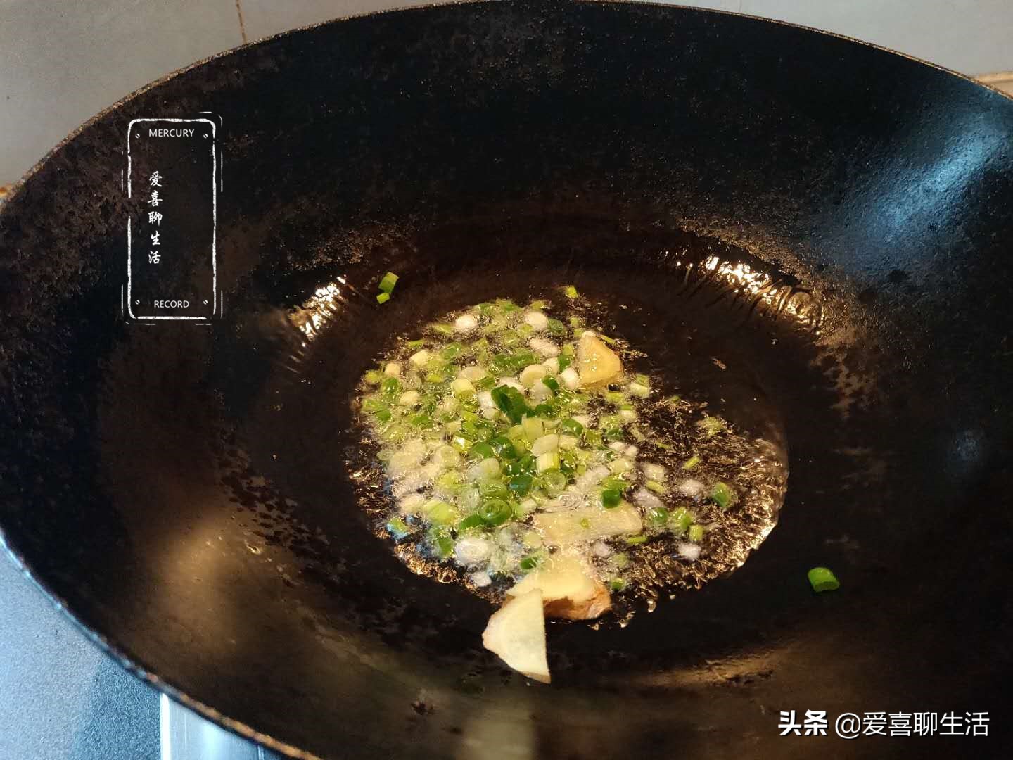 这菜很多人爱吃不爱买,只因不好弄,5块炒一盘,鲜嫩脆爽人人爱