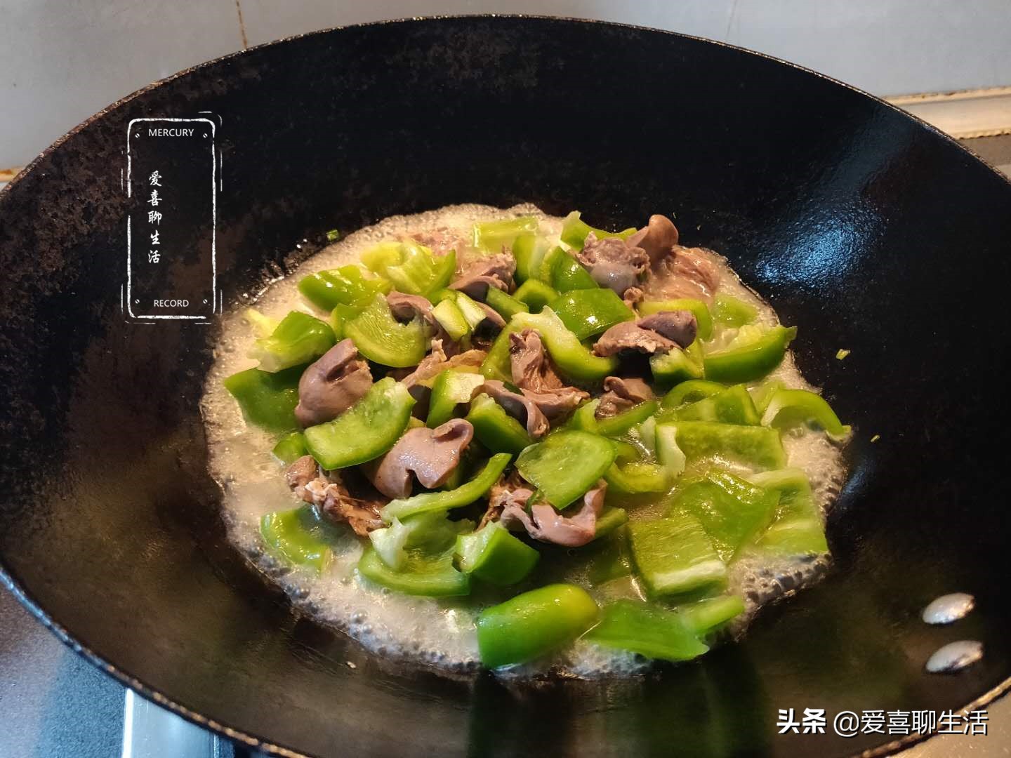 这菜很多人爱吃不爱买,只因不好弄,5块炒一盘,鲜嫩脆爽人人爱