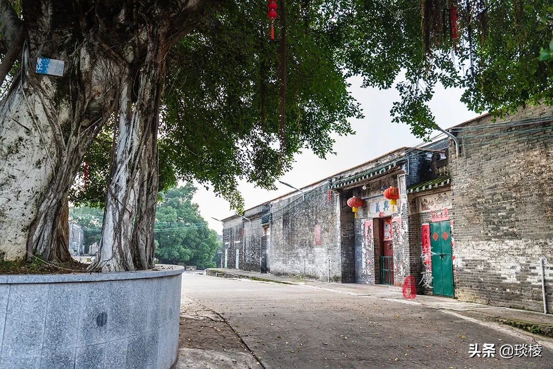 一个玄机重重的“八卦村”,竟用屋墙来做村庄围墙,小偷都会迷路