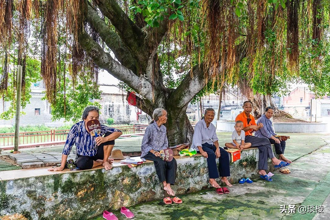 一个玄机重重的“八卦村”,竟用屋墙来做村庄围墙,小偷都会迷路