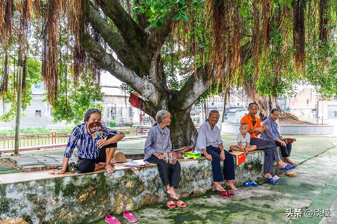 一个玄机重重的“八卦村”，竟用屋墙来做村庄围墙，小偷都会迷路