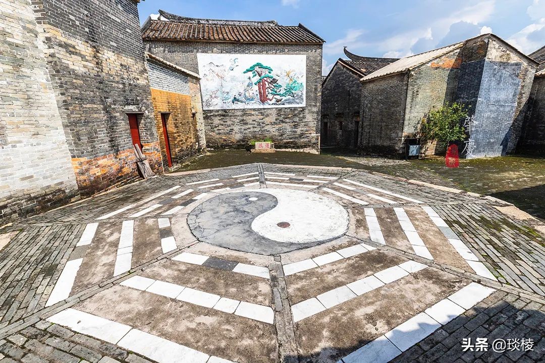 一个玄机重重的“八卦村”,竟用屋墙来做村庄围墙,小偷都会迷路