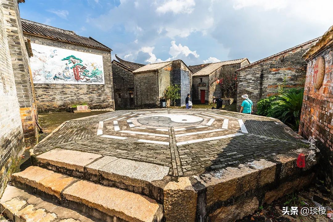 一个玄机重重的“八卦村”,竟用屋墙来做村庄围墙,小偷都会迷路