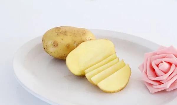 发芽的食物有毒不能吃?提醒:2种蔬菜发芽后,或许营养更高