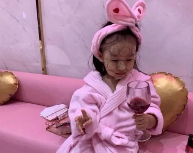 “假精致”正在慢慢流行,宝妈沉迷其中,真的是为孩子好?
