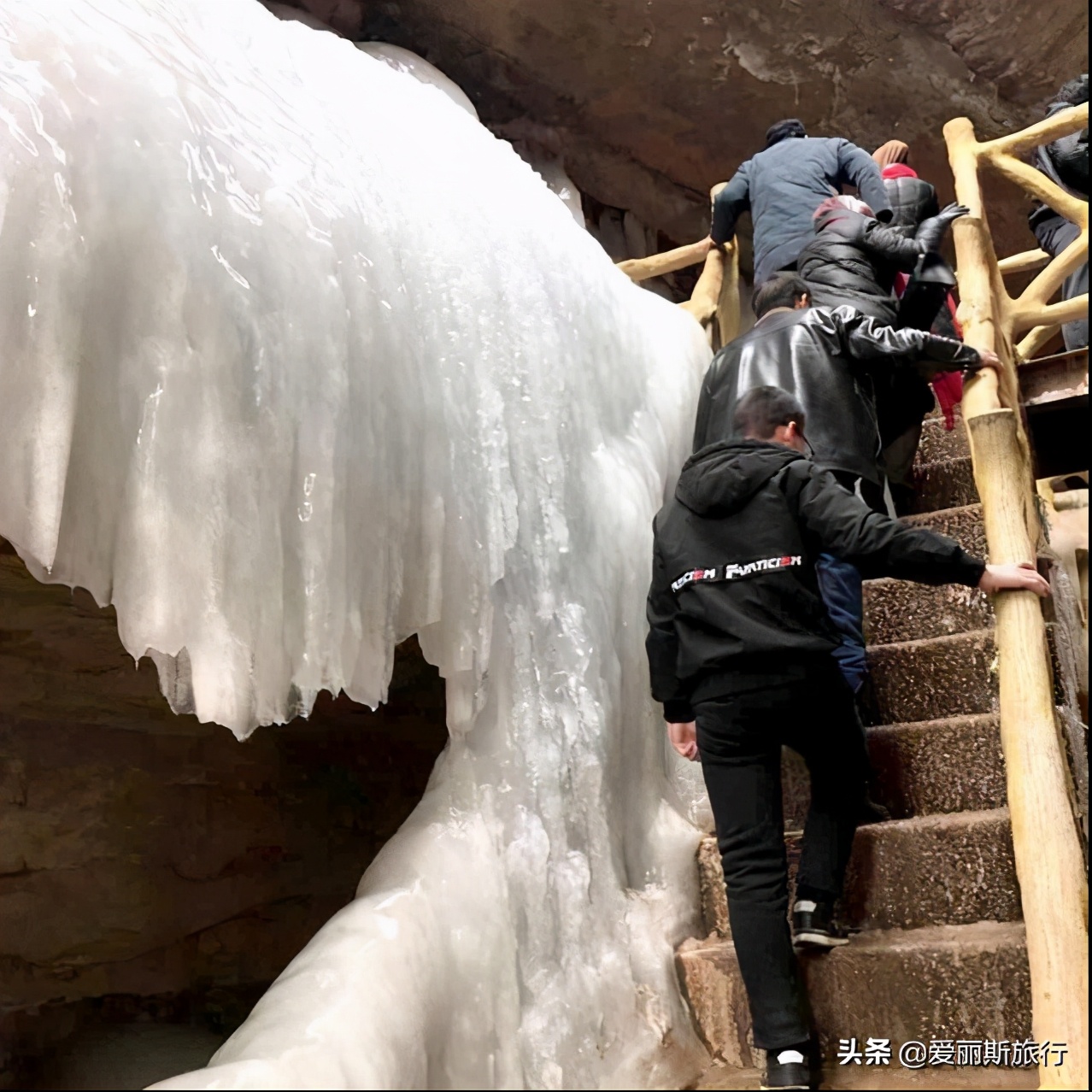 黄土高坡藏着一处地下冰宫，距西安1.5小时车程，游客免费参观